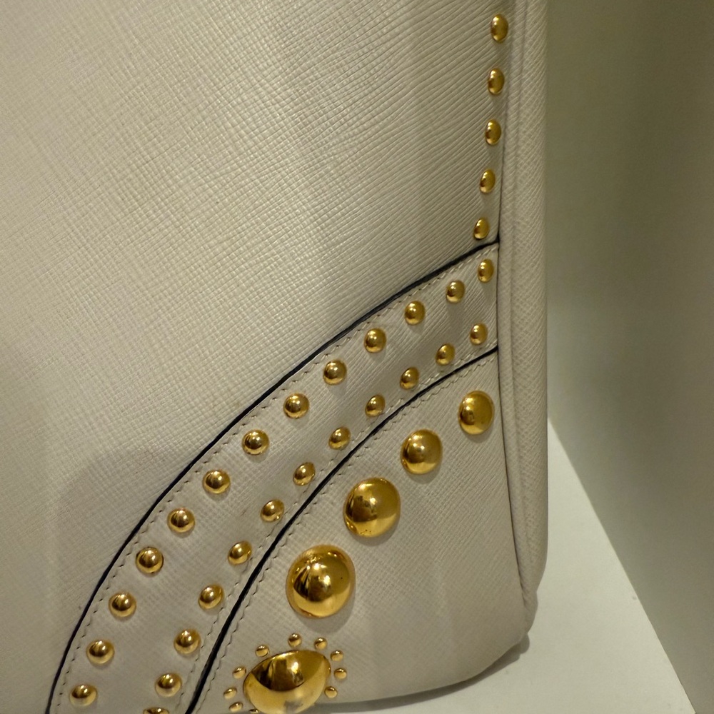 Vintage Prada - Picture 3 of 16